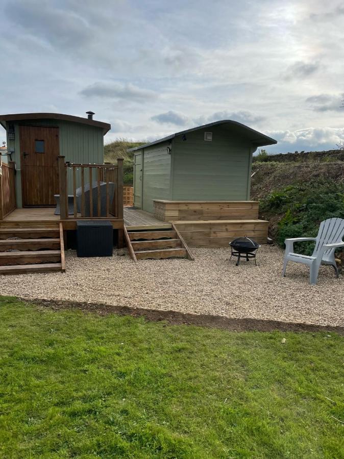 Oakley View Shepherds Hut With Hot Tub * Whitby