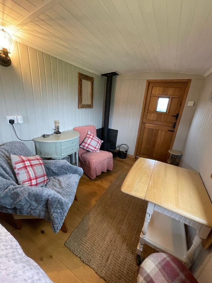 Oakley View Shepherds Hut With Hot Tub Chalet Whitby