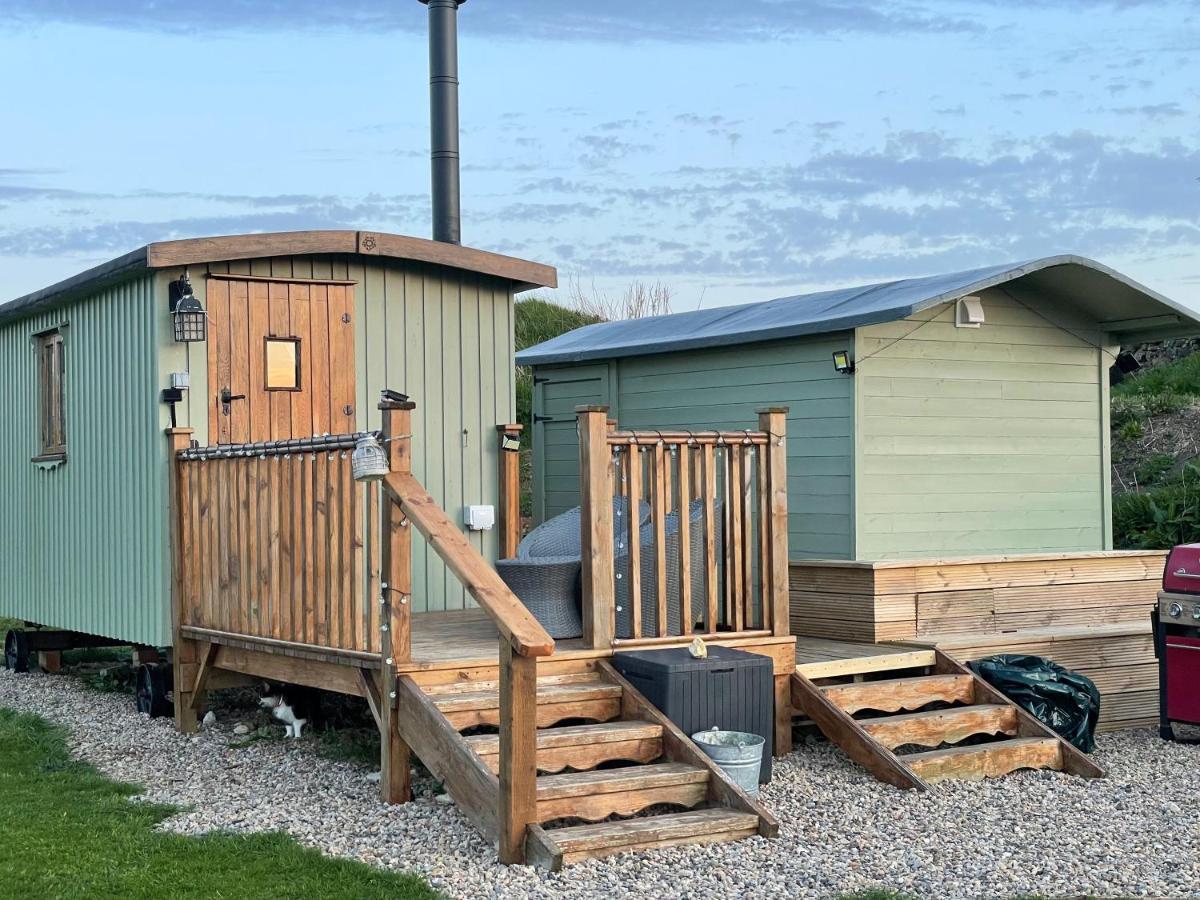 Oakley View Shepherds Hut With Hot Tub * Whitby