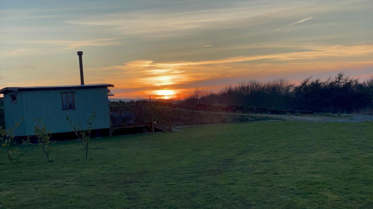 Chalet Oakley View Shepherds Hut With Hot Tub Whitby