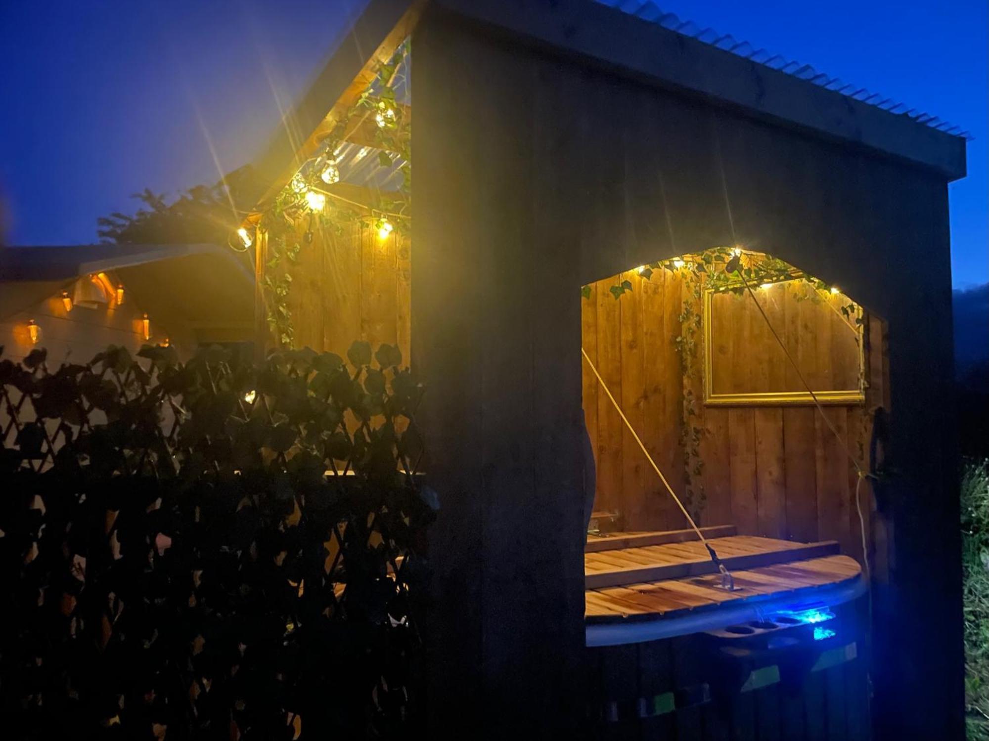 Oakley View Shepherds Hut With Hot Tub Chalet Whitby