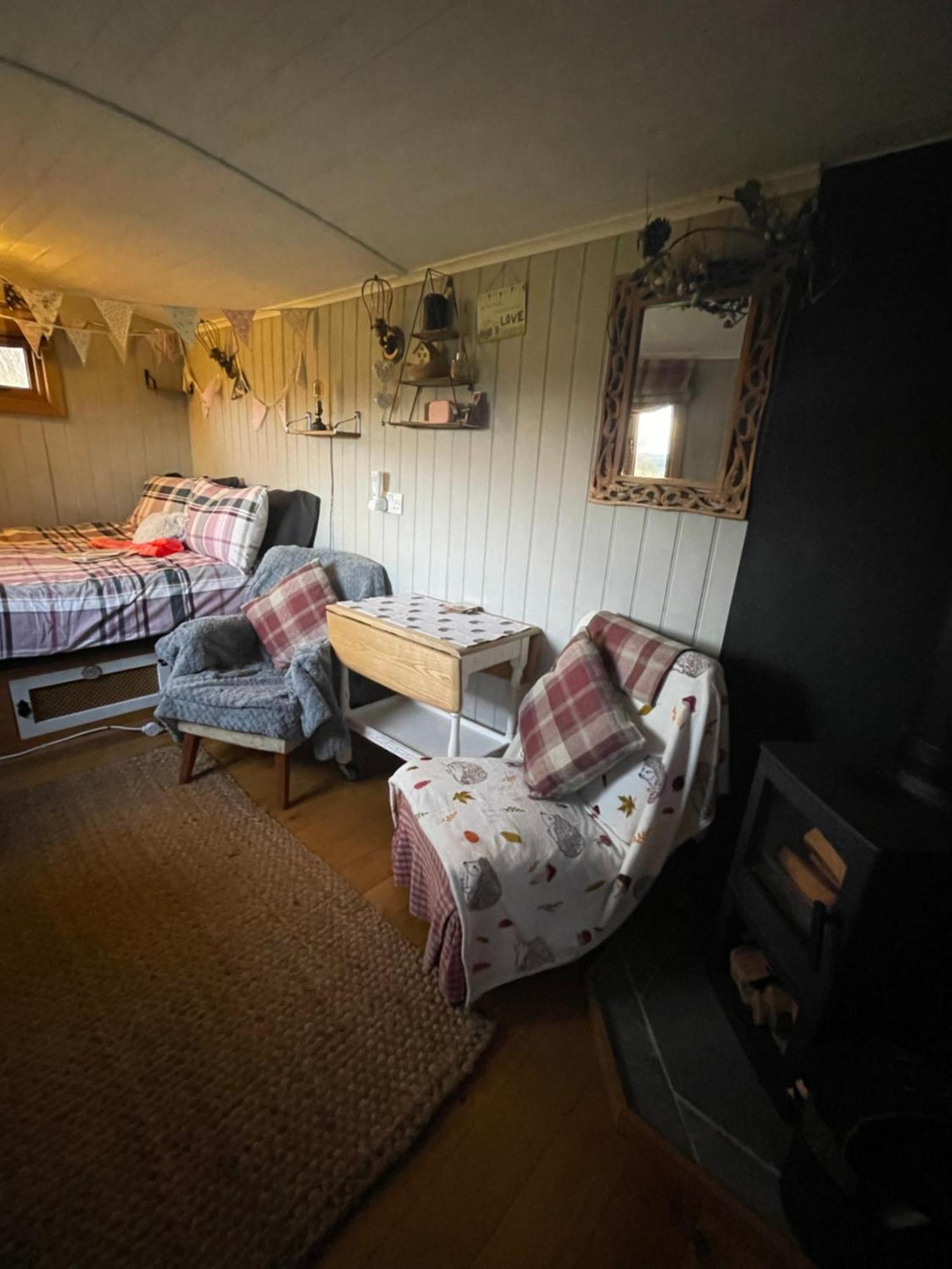 Oakley View Shepherds Hut With Hot Tub Chalet Whitby